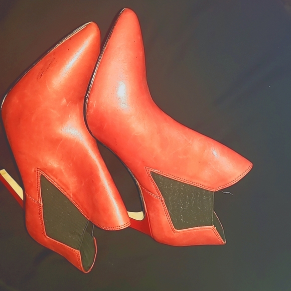 ANTONIO MELANI red Heel shoes. Size 8.5 - Picture 1 of 12